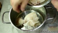 Фото приготовления рецепта: Кальмары сушёные (в духовке) - шаг №2
