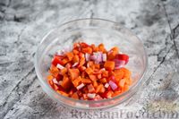 Фото приготовления рецепта: Мясной салат с сыром, морковью и болгарским перцем - шаг №7