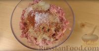 Фото приготовления рецепта: Закусочный торт из котлет, картофельного пюре и грибов - шаг №3