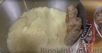 Фото приготовления рецепта: Закусочный торт из котлет, картофельного пюре и грибов - шаг №9