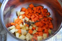 Фото приготовления рецепта: Суп из тыквы с пшеном, шампиньонами и консервированным горошком - шаг №7