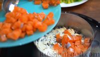 Фото приготовления рецепта: Слоёный салат "Филадельфия", или Ленивые суши - шаг №12
