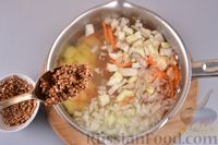 Фото приготовления рецепта: Суп с куриным фаршем, гречкой и капустой - шаг №7