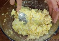 Фото приготовления рецепта: Разноцветные закусочные шарики из овощей, курицы, яиц и сыра - шаг №11