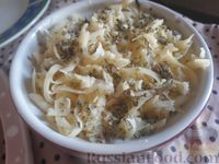 Фото приготовления рецепта: Запеканка из картофеля с грибами и сыром (в микроволновке) - шаг №7