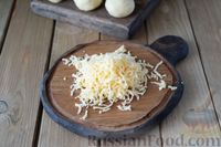 Фото приготовления рецепта: Кукурузные лепёшки с сырной начинкой - шаг №7