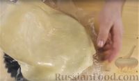 Фото приготовления рецепта: Песочный пирог с яблоками и черникой - шаг №7