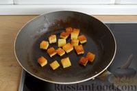 Фото приготовления рецепта: Овощной суп-пюре с сыром и гренками - шаг №14