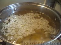 Фото приготовления рецепта: Суп из консервированной сайры с картофелем - шаг №6