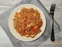Фото к рецепту: Гречка с куриным филе и помидорами