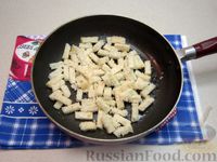 Фото приготовления рецепта: Крем-суп из брокколи и тыквы с курицей и сухариками - шаг №17