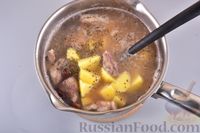 Фото приготовления рецепта: Фасолевый суп со свиными рёбрышками и шампиньонами - шаг №13