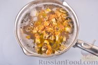 Фото приготовления рецепта: Фасолевый суп со свиными рёбрышками и шампиньонами - шаг №14