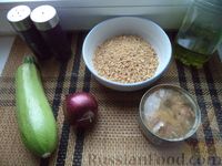 Фото приготовления рецепта: Каша из пшеницы с тунцом и кабачком - шаг №1