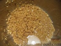 Фото приготовления рецепта: Каша из пшеницы с тунцом и кабачком - шаг №2