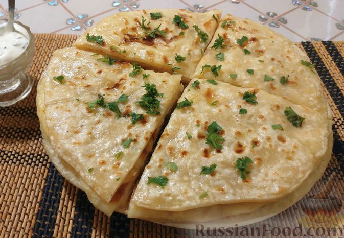 Кабардинские лепешки с сыром и картофелем