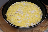 Фото приготовления рецепта: Омлет в лаваше с колбасой и сыром - шаг №12