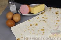 Фото приготовления рецепта: Омлет в лаваше с колбасой и сыром - шаг №1