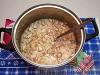 Фото приготовления рецепта: Пшённая каша с яблоками и корицей - шаг №7