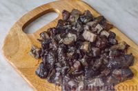 Фото приготовления рецепта: Сливочный суп с лесными грибами и цукини - шаг №5