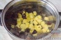 Фото приготовления рецепта: Сливочный суп с лесными грибами и цукини - шаг №6