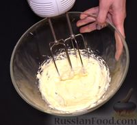 Фото приготовления рецепта: Сырники с картофелем и зеленью - шаг №8