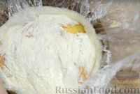 Фото приготовления рецепта: Бисквитный торт "Черепаха" со сметанным кремом и киви - шаг №16