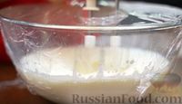 Фото приготовления рецепта: Торт "Карамелька" со сгущёнкой (без раскатки коржей) - шаг №7