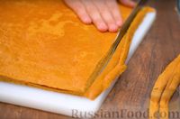 Фото приготовления рецепта: Торт "Карамелька" со сгущёнкой (без раскатки коржей) - шаг №9