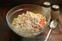 Фото приготовления рецепта: Салат с курицей, пекинской капустой, кукурузой и морковью по-корейски - шаг №9