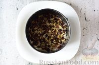 Фото приготовления рецепта: Слоёный салат с крабовыми палочками, ветчиной, плавленым сыром и яблоком - шаг №16