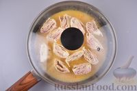 Фото приготовления рецепта: Омлет с лавашом, ветчиной, плавленым сыром и помидором - шаг №13