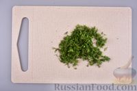 Фото приготовления рецепта: Омлет с лавашом, ветчиной, плавленым сыром и помидором - шаг №14