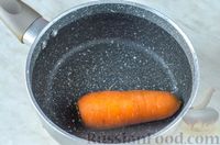 Фото приготовления рецепта: Закуска из сельди со сметаной, сладким перцем, маринованным огурцом и морковью - шаг №2