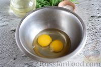 Фото приготовления рецепта: Сэндвич с яйцом, сыром и помидорами - шаг №2