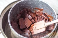 Фото приготовления рецепта: Горячий шоколад с кофе и с перцем чили - шаг №2