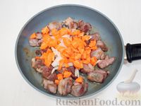 Фото приготовления рецепта: Жаркое из баранины с картофелем, сладким перцем и помидором - шаг №5