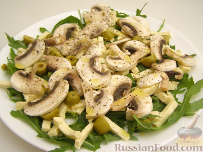 Салат из шампиньонов, кукурузы, филе курицы и огурцов простой рецепт пошаговый