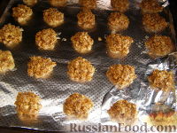 Фото приготовления рецепта: Печенье из овсяных хлопьев - шаг №9