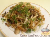 Фото к рецепту: Теплый салат из шампиньонов и пекинской капусты