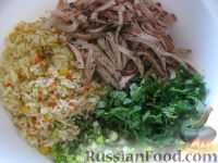 Фото приготовления рецепта: Салат из кальмаров с кукурузой - шаг №11