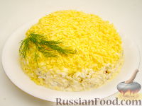 Фото к рецепту: Салат "Мимоза" из лосося с сыром
