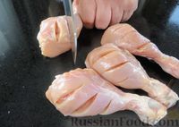 Фото приготовления рецепта: Запечённые куриные голени  в сметанно-чесночном маринаде - шаг №2