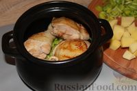Фото приготовления рецепта: Курица с картофелем - шаг №5