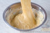 Фото приготовления рецепта: Медовый торт со сметанным кремом - шаг №11