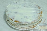 Фото приготовления рецепта: Медовый торт со сметанным кремом - шаг №22