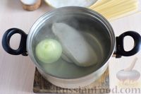 Фото приготовления рецепта: Куриный суп с лапшой и йогуртом - шаг №2