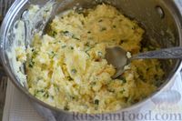 Фото приготовления рецепта: Тонкие пирожки на кефире, с картошкой и плавленым сыром - шаг №8