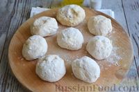 Фото приготовления рецепта: Тонкие пирожки на кефире, с картошкой и плавленым сыром - шаг №14