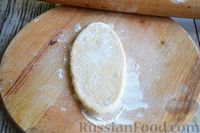 Фото приготовления рецепта: Тонкие пирожки на кефире, с картошкой и плавленым сыром - шаг №17